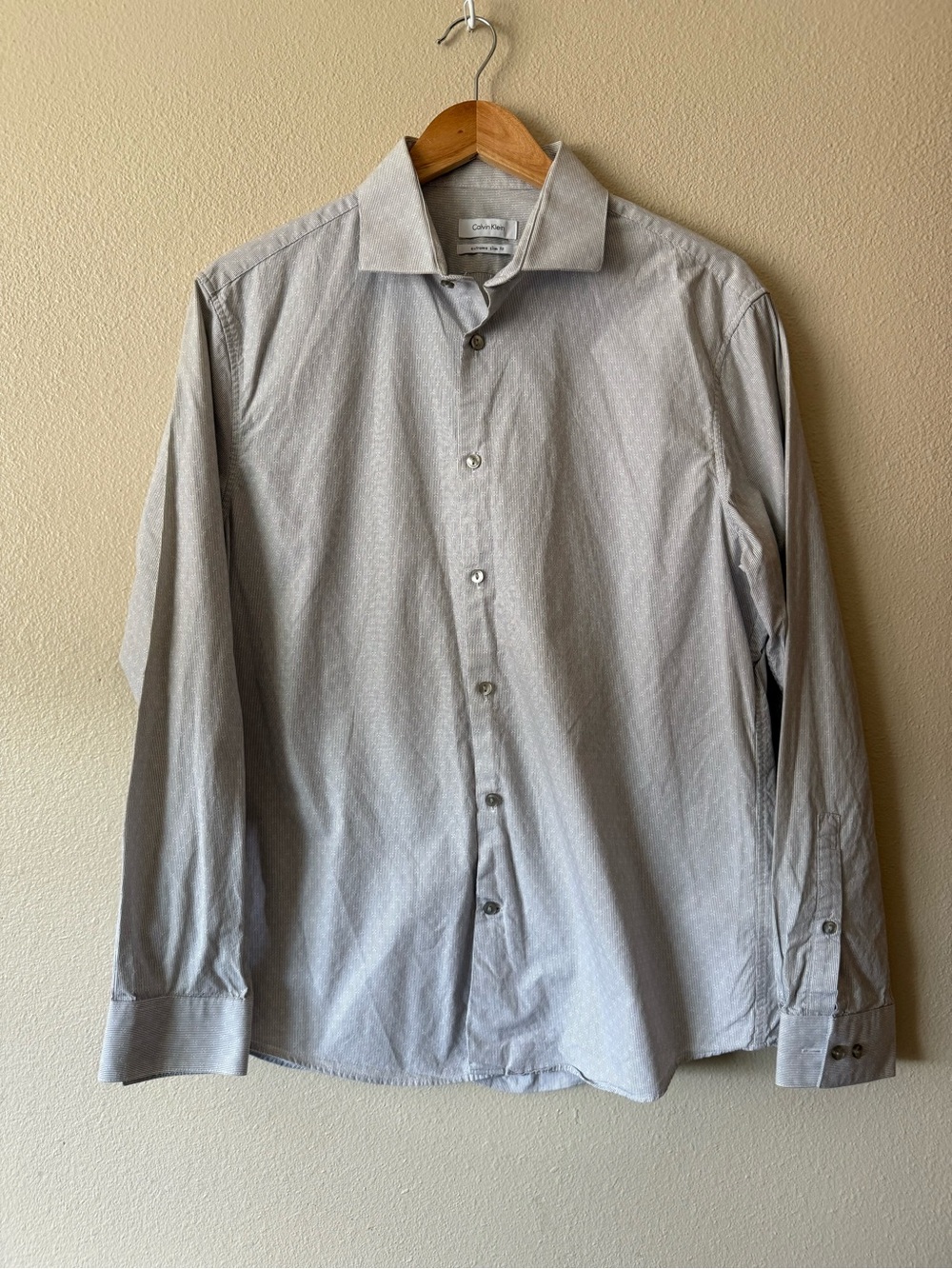 Calvin Klein Men's Light Gray Button-Down Dress Shirt